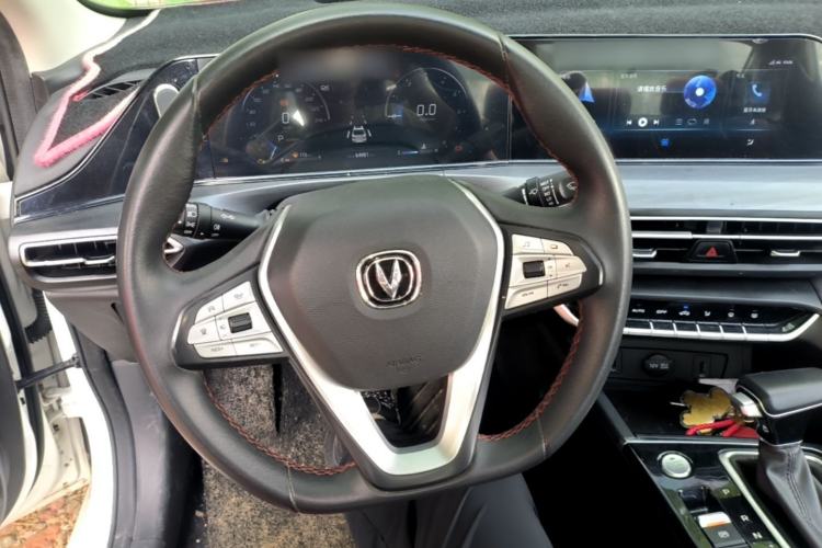 Used CHANGAN Eado 2020 PLUS Blue Whale NE 1.4T GDI DCT Flagship Model Center Console