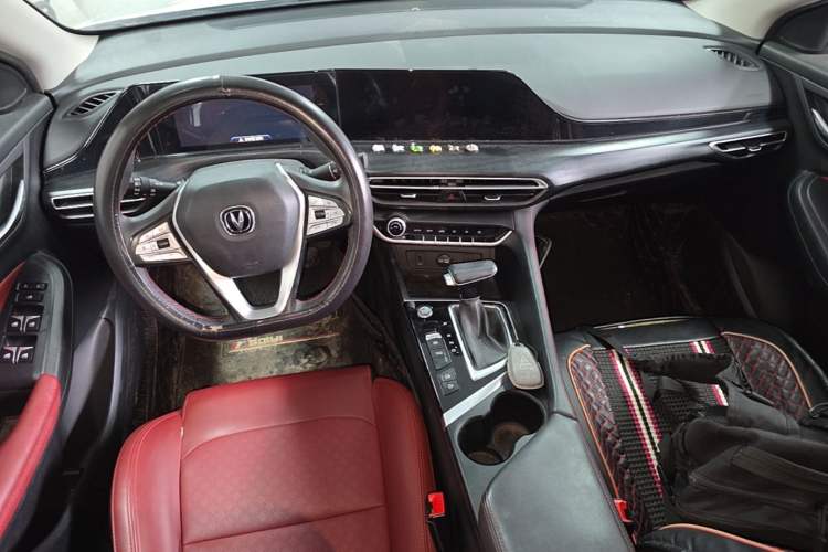 Used CHANGAN Eado 2020 PLUS Blue Whale NE 1.4T GDI DCT Flagship Model Center Console