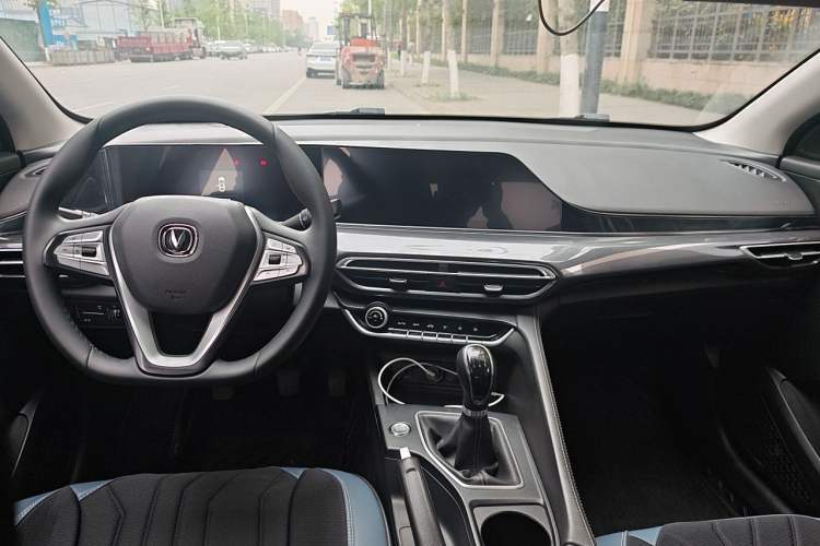 Used CHANGAN Eado 2020 PLUS 1.6L GDI Manual Luxury Model Center Console