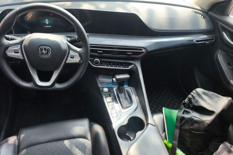 Used CHANGAN Eado 2020 PLUS 1.6L GDI Automatic Luxury Model Center Console