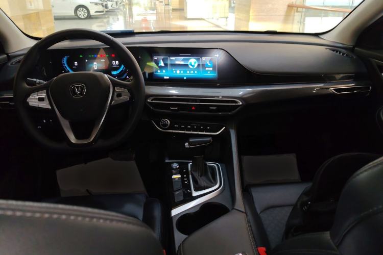 Used CHANGAN Eado 2020 PLUS Million Edition 1.6L GDI CVT Luxury Model Center Console