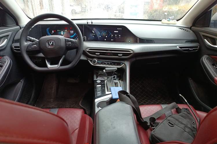 Used CHANGAN Eado 2020 PLUS Blue Whale NE 1.4T GDI DCT Prestige Model Center Console
