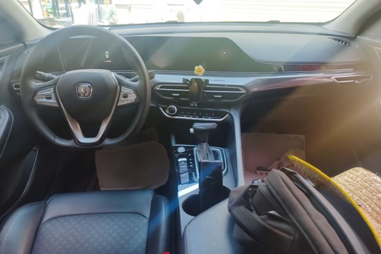 Used CHANGAN Eado 2020 PLUS Blue Whale NE 1.4T GDI DCT Prestige Model Center Console