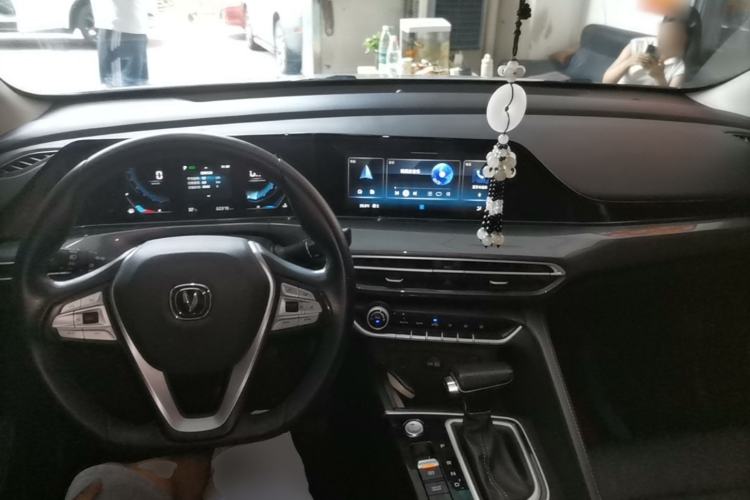 Used CHANGAN Eado 2020 PLUS Blue Whale NE 1.4T GDI DCT Prestige Model Center Console