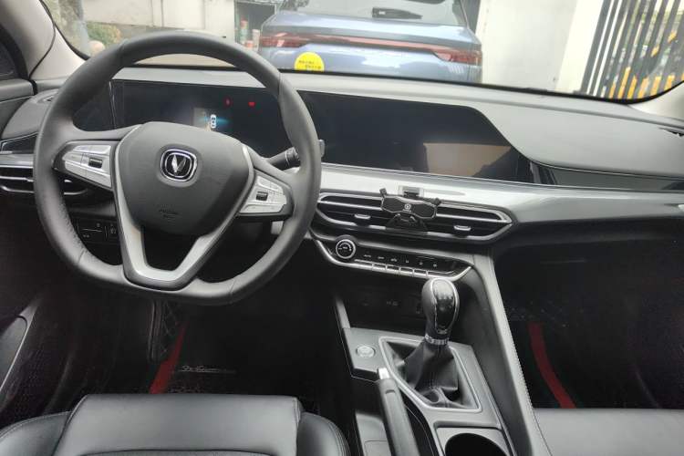 Used CHANGAN Eado 2020 PLUS 1.6L GDI Manual Luxury Model Center Console