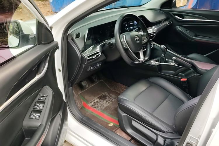 Used CHANGAN Eado 2020 PLUS 1.6L GDI Manual Luxury Model Driver Seat