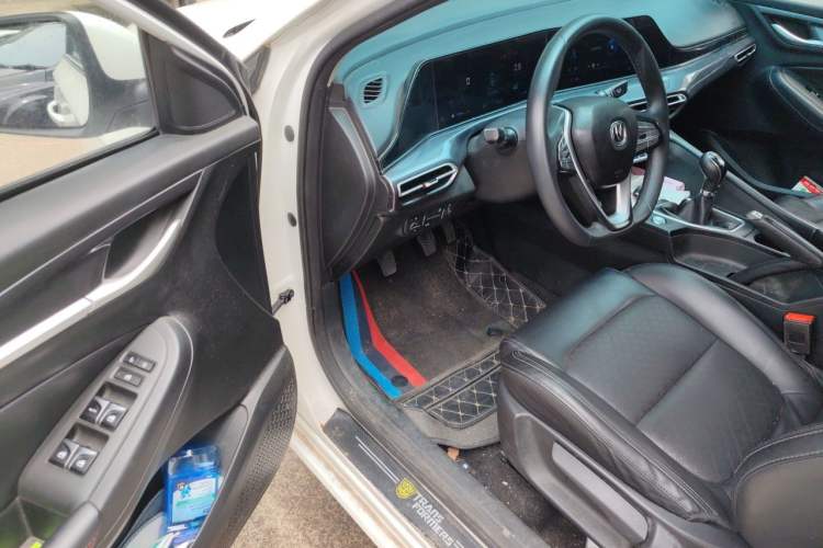 Used CHANGAN Eado 2020 PLUS 1.6L GDI Manual Luxury Model Driver Seat