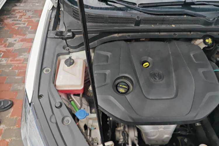 Used CHANGAN Eado 2020 PLUS 1.6L GDI Manual Luxury Model Engine Bay Right
