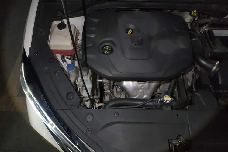 Used CHANGAN Eado 2020 PLUS 1.6L GDI Automatic Luxury Model Engine Bay Right