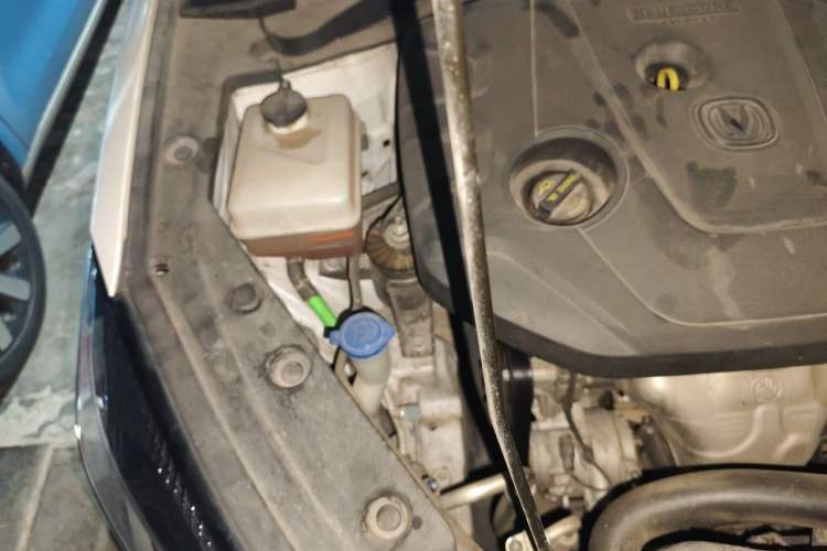 Used CHANGAN Eado 2020 PLUS 1.6L GDI Manual Luxury Model Engine Bay Right