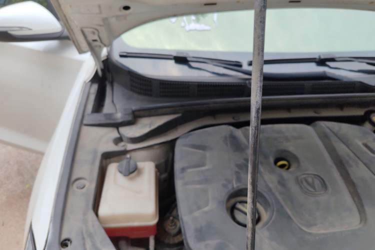 Used CHANGAN Eado 2020 PLUS 1.6L GDI Manual Luxury Model Engine Bay Right