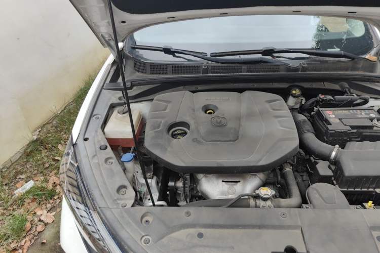Used CHANGAN Eado 2020 PLUS 1.6L GDI Manual Luxury Model Engine Bay Right