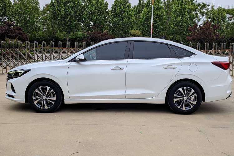 Used CHANGAN Eado 2020 PLUS 1.6L GDI Manual Luxury Model Exterior 3