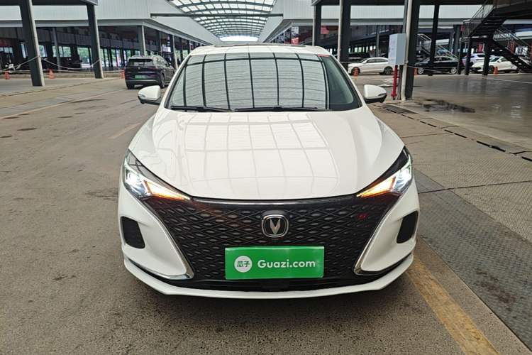 Used CHANGAN Eado 2020 PLUS Blue Whale NE 1.4T GDI DCT Flagship Model Front