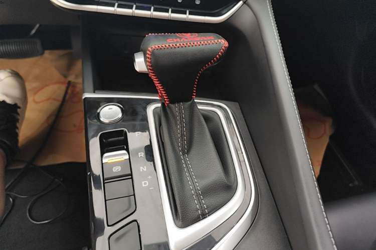 Used CHANGAN Eado 2020 PLUS Million Edition 1.6L GDI CVT Luxury Model Gear Lever