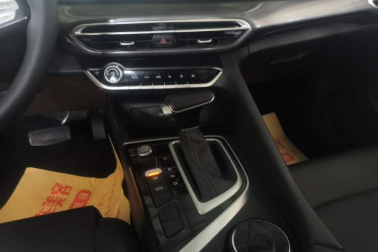 Used CHANGAN Eado 2020 PLUS Blue Whale NE 1.4T GDI DCT Prestige Model Gear Lever