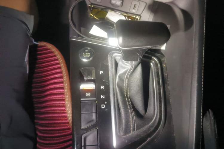 Used CHANGAN Eado 2020 PLUS 1.6L GDI Automatic Luxury Model Gear Lever