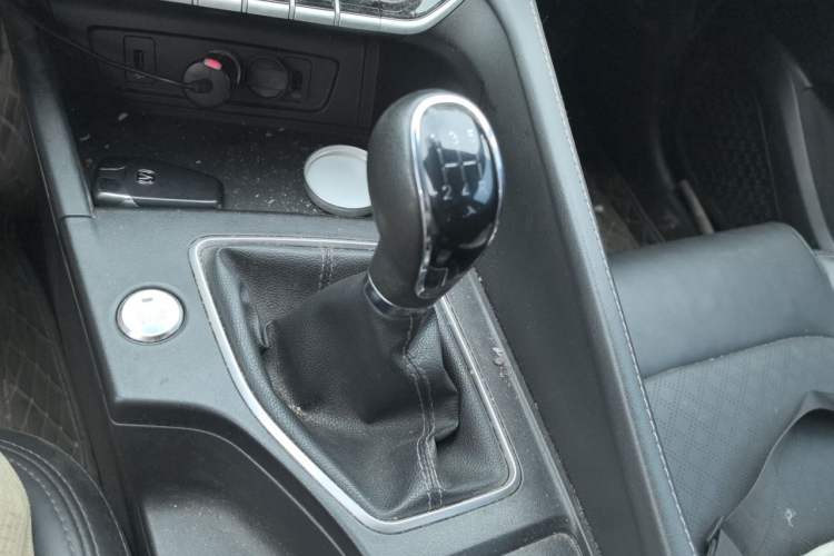 Used CHANGAN Eado 2020 PLUS 1.6L GDI Manual Luxury Model Gear Lever
