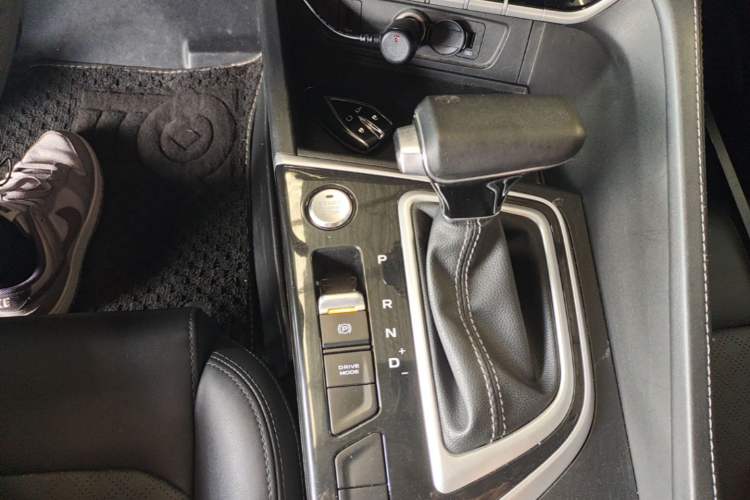 Used CHANGAN Eado 2020 PLUS Blue Whale NE 1.4T GDI DCT Prestige Model Gear Lever