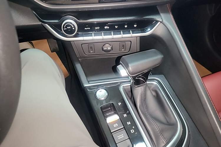 Used CHANGAN Eado 2020 PLUS Blue Whale NE 1.4T GDI DCT Flagship Model Gear Lever