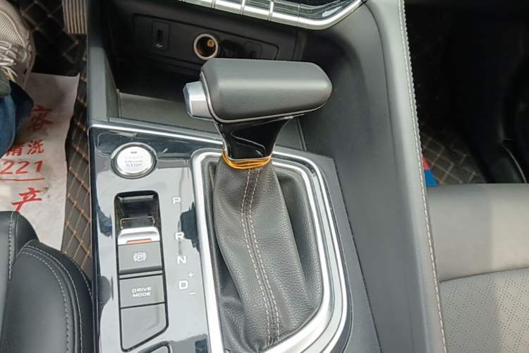 Used CHANGAN Eado 2020 PLUS Blue Whale NE 1.4T GDI DCT Prestige Model Gear Lever