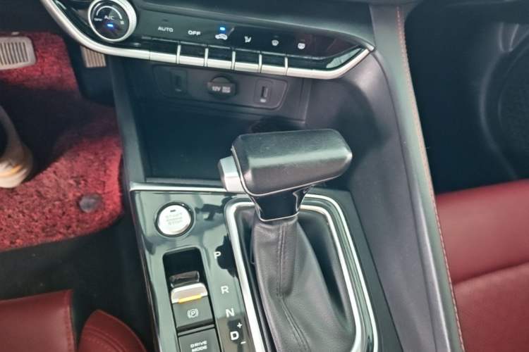 Used CHANGAN Eado 2020 PLUS Blue Whale NE 1.4T GDI DCT Flagship Model Gear Lever