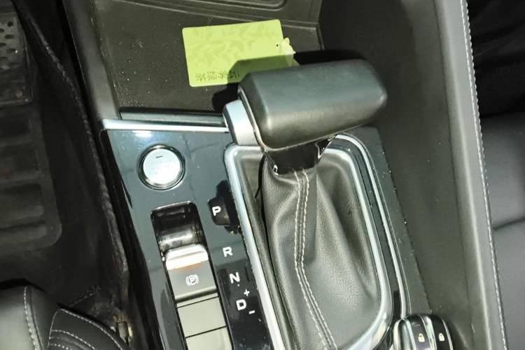 Used CHANGAN Eado 2020 PLUS 1.6L GDI Automatic Luxury Model Gear Lever