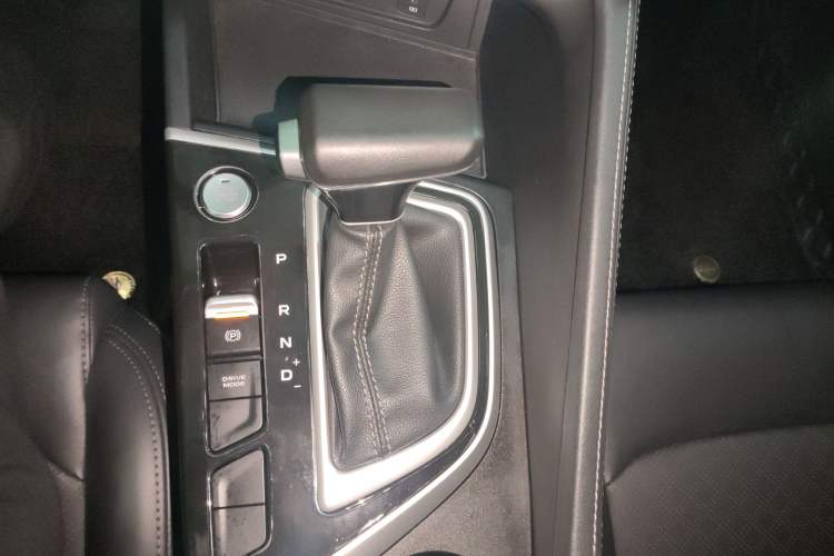 Used CHANGAN Eado 2020 PLUS Blue Whale NE 1.4T GDI DCT Prestige Model Gear Lever