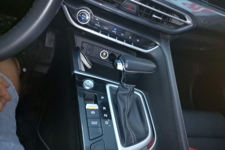 Used CHANGAN Eado 2020 PLUS Blue Whale NE 1.4T GDI DCT Prestige Model Gear Lever