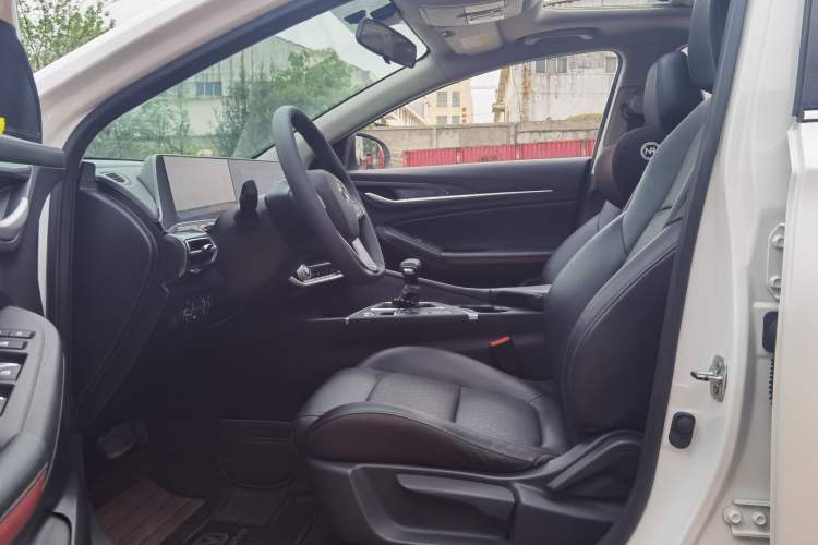 Used CHANGAN Eado 2020 PLUS 1.6L GDI Automatic Luxury Model Interior 1