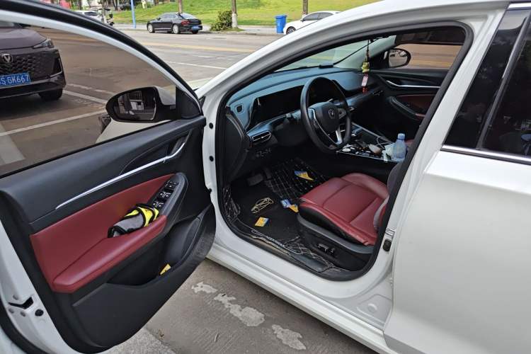 Used CHANGAN Eado 2020 PLUS Blue Whale NE 1.4T GDI DCT Flagship Model Interior 3