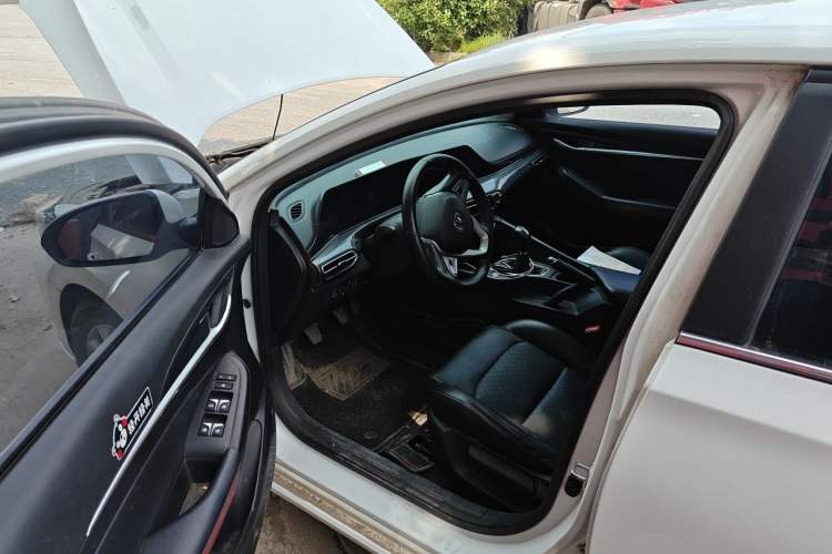 Used CHANGAN Eado 2020 PLUS 1.6L GDI Manual Elite Model Interior 3