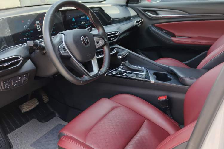 Used CHANGAN Eado 2020 PLUS Blue Whale NE 1.4T GDI DCT Flagship Model Interior 3