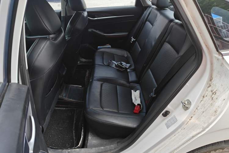 Used CHANGAN Eado 2020 PLUS 1.6L GDI Manual Elite Model Interior 4