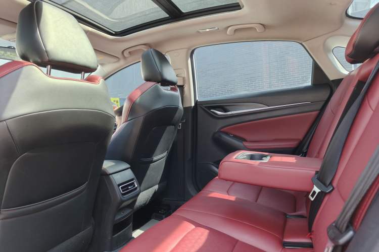 Used CHANGAN Eado 2020 PLUS Blue Whale NE 1.4T GDI DCT Flagship Model Interior 4