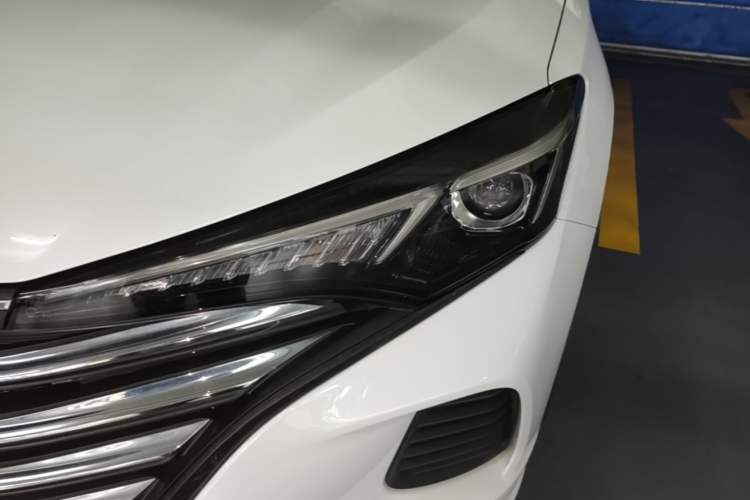 Used CHANGAN Eado 2020 PLUS 1.6L GDI Manual Elite Model Left Front Headlight