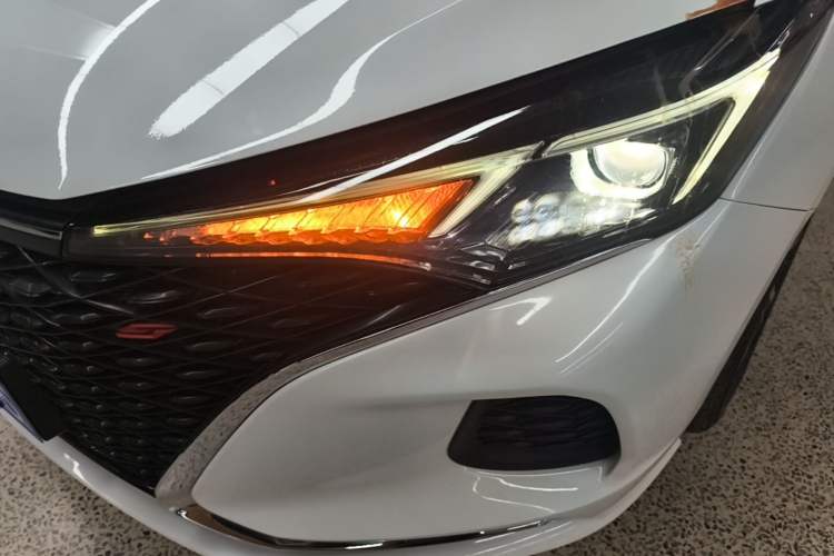 Used CHANGAN Eado 2020 PLUS Blue Whale NE 1.4T GDI DCT Flagship Model Left Front Headlight