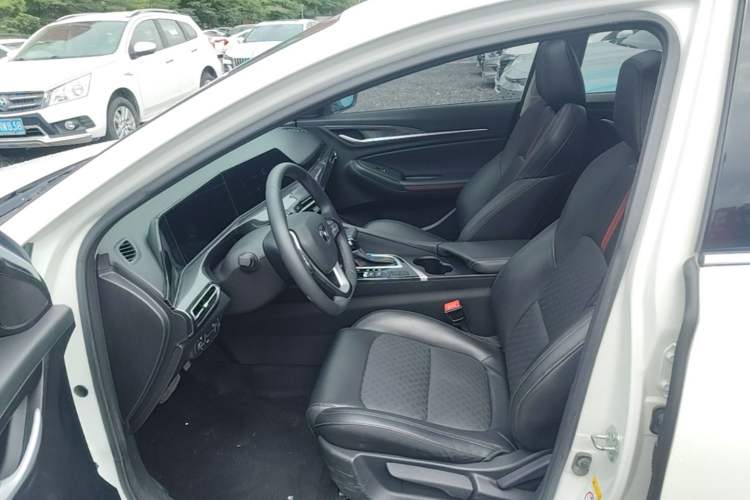 Used CHANGAN Eado 2020 PLUS Blue Whale NE 1.4T GDI DCT Prestige Model Left Front Seat