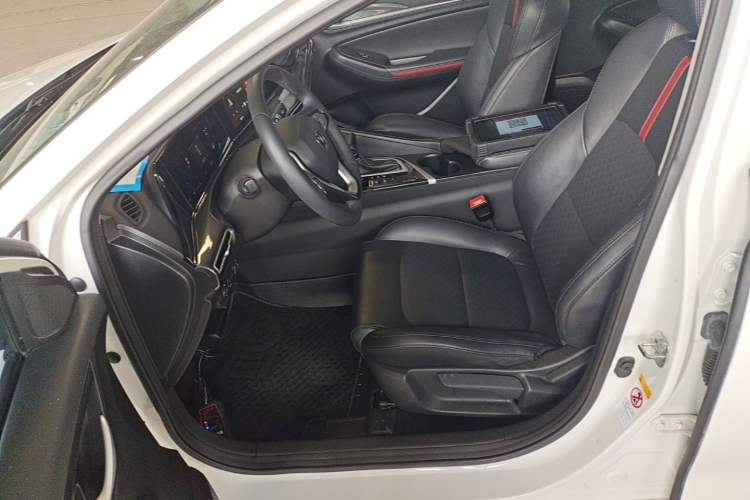 Used CHANGAN Eado 2020 PLUS Blue Whale NE 1.4T GDI DCT Prestige Model Left Front Seat