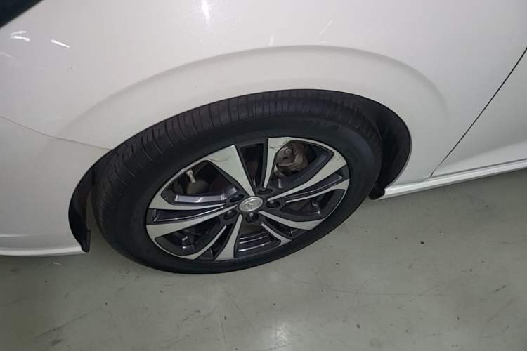 Used CHANGAN Eado 2020 PLUS Blue Whale NE 1.4T GDI DCT Flagship Model Left Front Wheel Hub