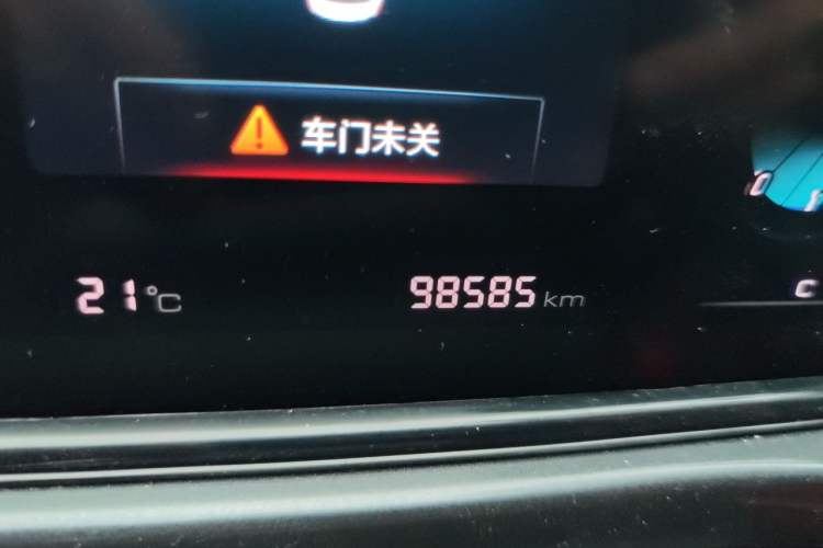 Used CHANGAN Eado 2020 PLUS 1.6L GDI Manual Luxury Model Odometer Close Up