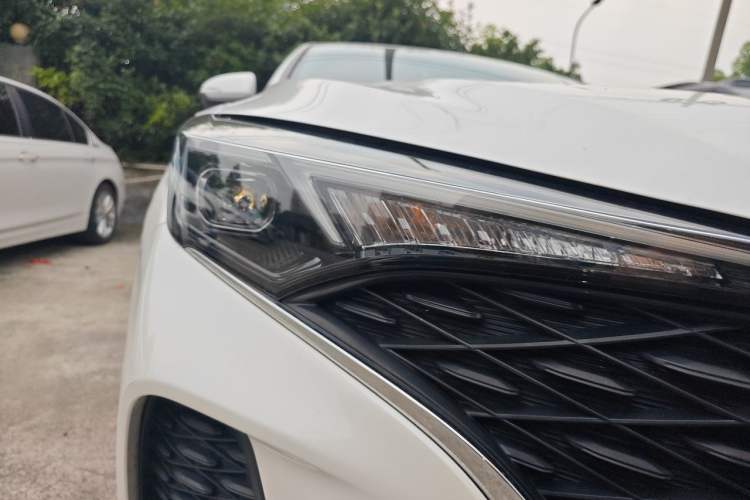 Used CHANGAN Eado 2020 PLUS Blue Whale NE 1.4T GDI DCT Prestige Model Right Front Headlight