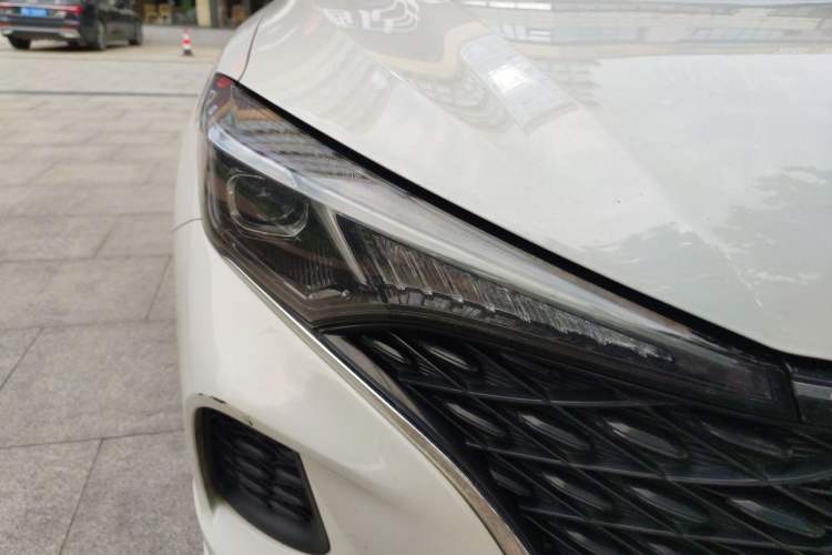 Used CHANGAN Eado 2020 PLUS Blue Whale NE 1.4T GDI DCT Flagship Model Right Front Headlight