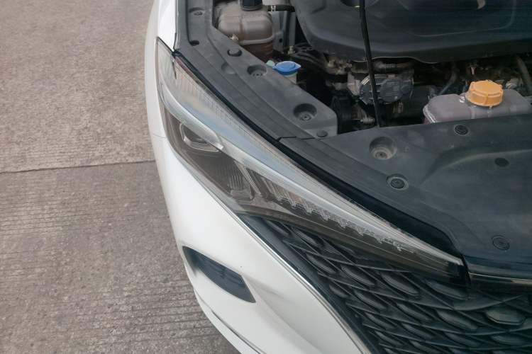 Used CHANGAN Eado 2020 PLUS Blue Whale NE 1.4T GDI DCT Prestige Model Right Front Headlight