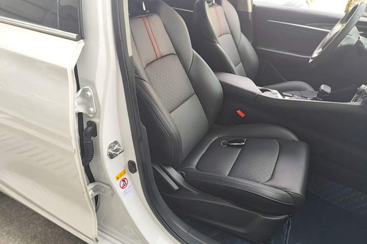 Used CHANGAN Eado 2020 PLUS Blue Whale NE 1.4T GDI DCT Prestige Model Right Front Seat
