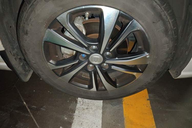 Used CHANGAN Eado 2020 PLUS Blue Whale NE 1.4T GDI DCT Prestige Model Right Front Wheel Hub
