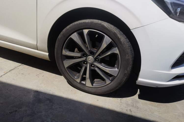 Used CHANGAN Eado 2020 PLUS Blue Whale NE 1.4T GDI DCT Flagship Model Right Front Wheel Hub