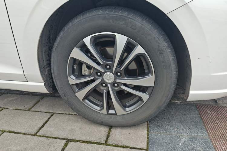 Used CHANGAN Eado 2020 PLUS Million Edition 1.6L GDI CVT Luxury Model Right Front Wheel Hub