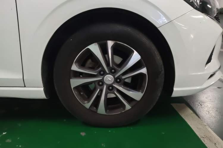 Used CHANGAN Eado 2020 PLUS Blue Whale NE 1.4T GDI DCT Prestige Model Right Front Wheel Hub