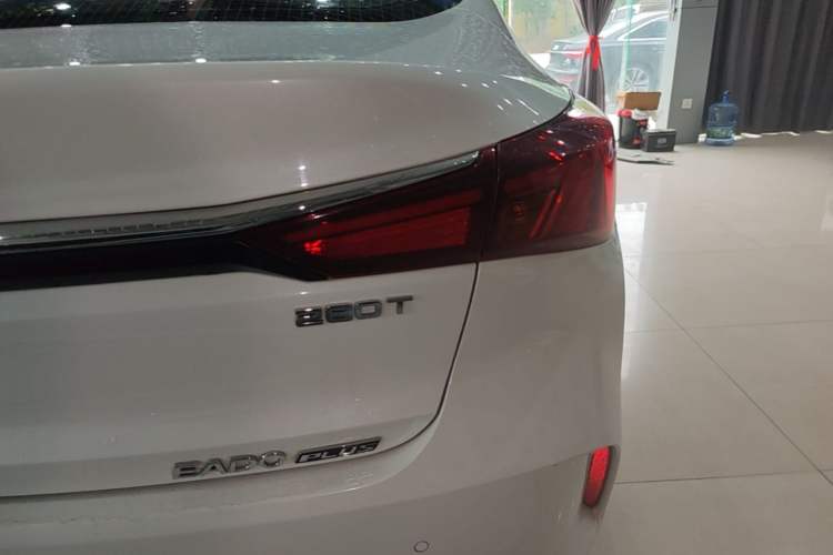 Used CHANGAN Eado 2020 PLUS Blue Whale NE 1.4T GDI DCT Prestige Model Right Rear Taillight